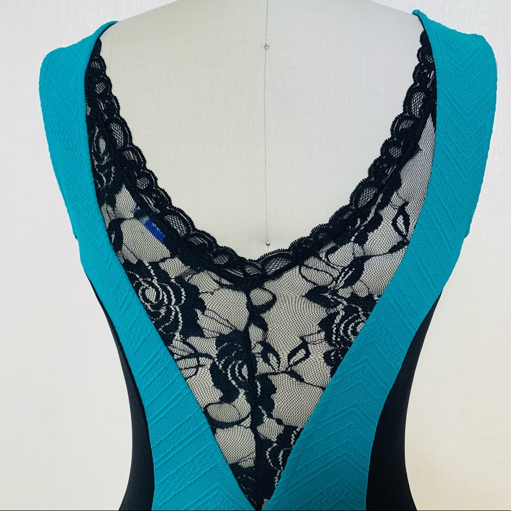 Bailey Blue Colorblock Bodycon Dress - Picture 8 of 8
